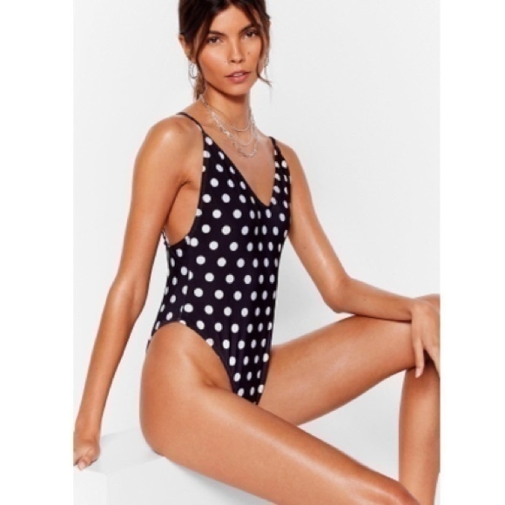 Polka Dot V-Neck One-Piece Swimsuit - Black/White